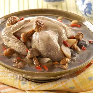 竹南懷舊-雙菇清燉鮮雞湯