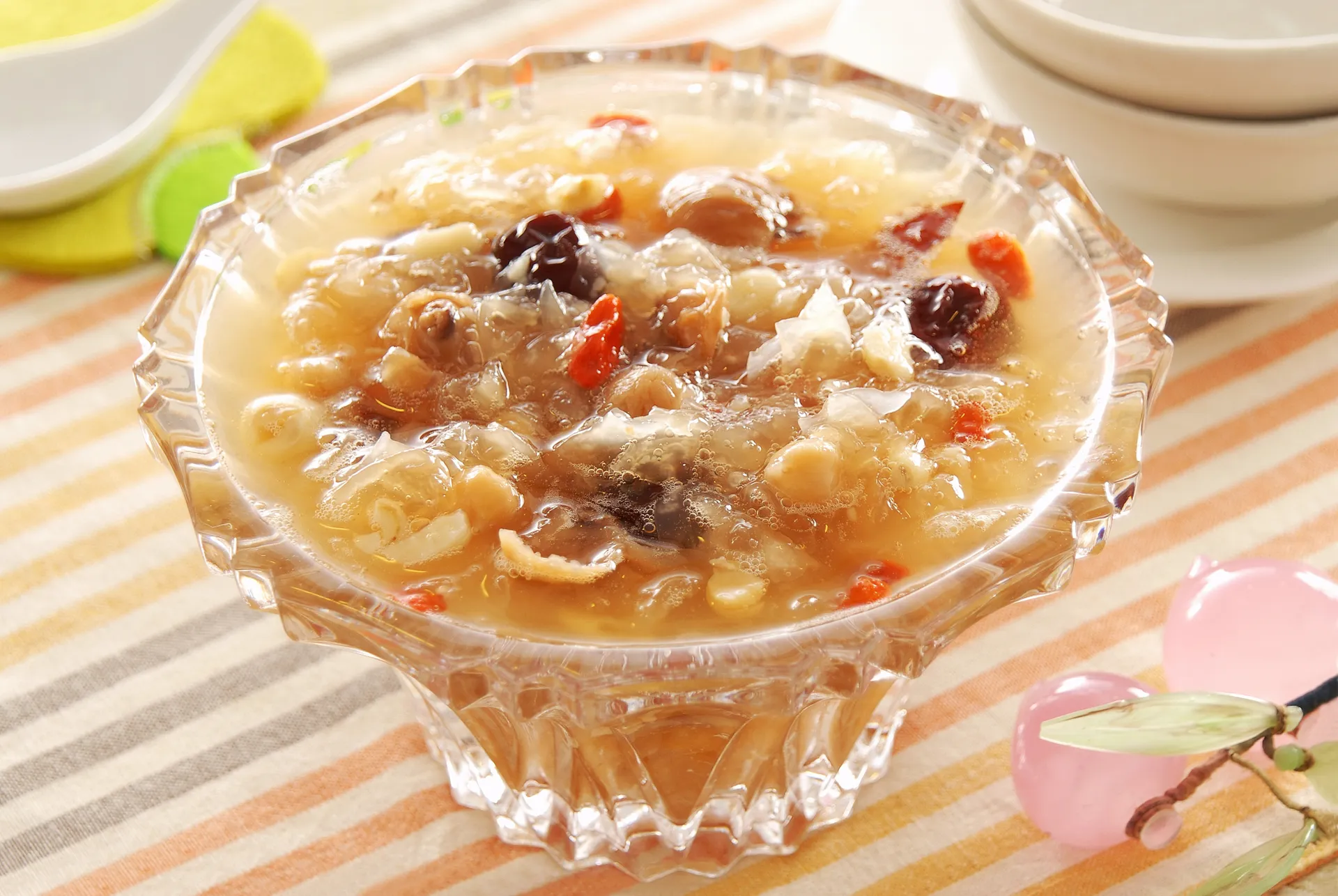 竹南懷舊-桂圓銀耳雪蓮子湯